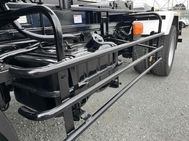 三菱ふそうファイターコンテナ専用車増トン（6t・8t）[写真09]