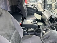 いすゞフォワードアルミウイング中型（4t）[写真21]