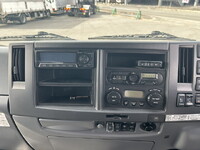 いすゞフォワードアルミウイング中型（4t）[写真23]