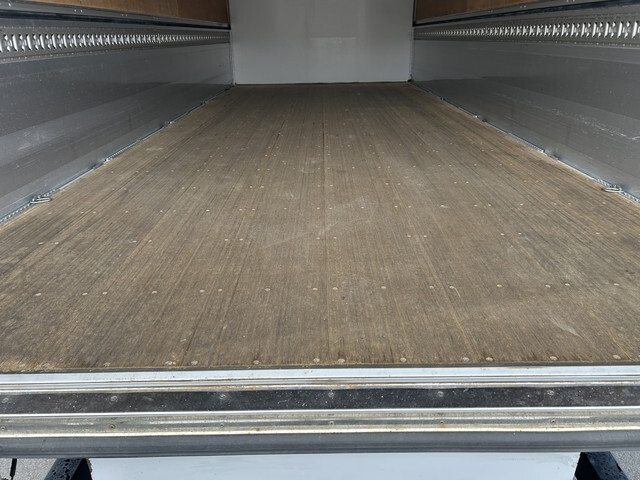 いすゞフォワードアルミウイング中型（4t）[写真25]