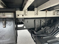 いすゞフォワードアルミウイング中型（4t）[写真38]