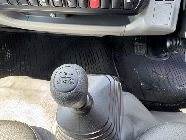 トヨタトヨエースダブルキャブ（Wキャブ）小型（2t・3t）[写真10]