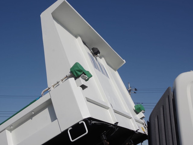 日野レンジャーダンプ中型（4t）[写真09]