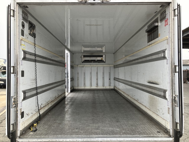 日野レンジャー冷凍車（冷蔵車）中型（4t）[写真11]