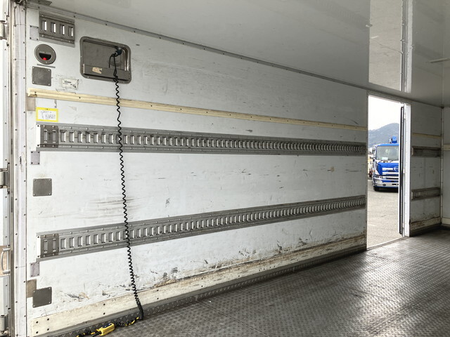 日野レンジャー冷凍車（冷蔵車）中型（4t）[写真13]