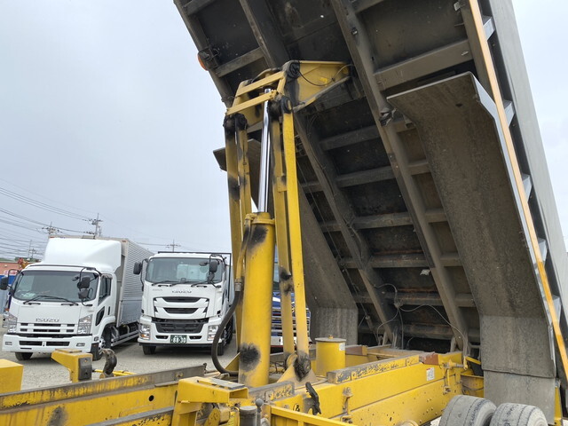 UDトラックスビッグサムダンプ大型（10t）[写真10]