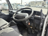 いすゞエルフクレーン4段小型（2t・3t）[写真07]