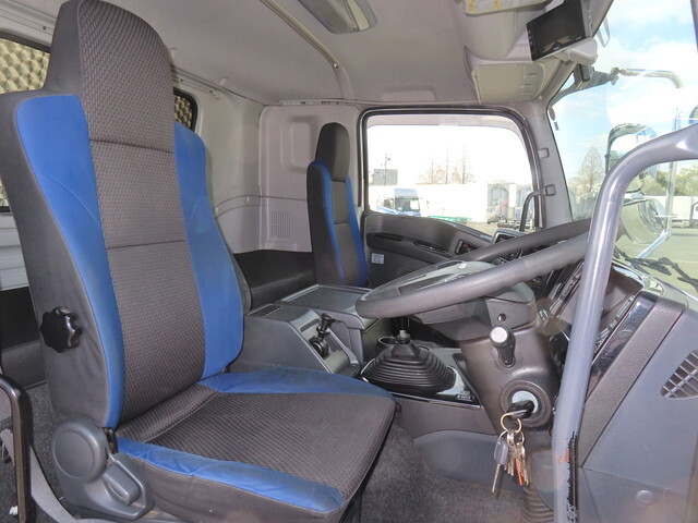 いすゞギガ冷蔵冷凍ウイング大型（10t）[写真20]