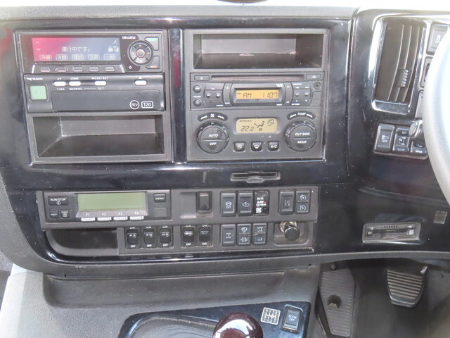 いすゞギガ冷蔵冷凍ウイング大型（10t）[写真24]