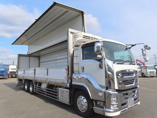 いすゞギガ冷蔵冷凍ウイング大型（10t）[写真03]