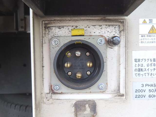 いすゞギガ冷蔵冷凍ウイング大型（10t）[写真34]