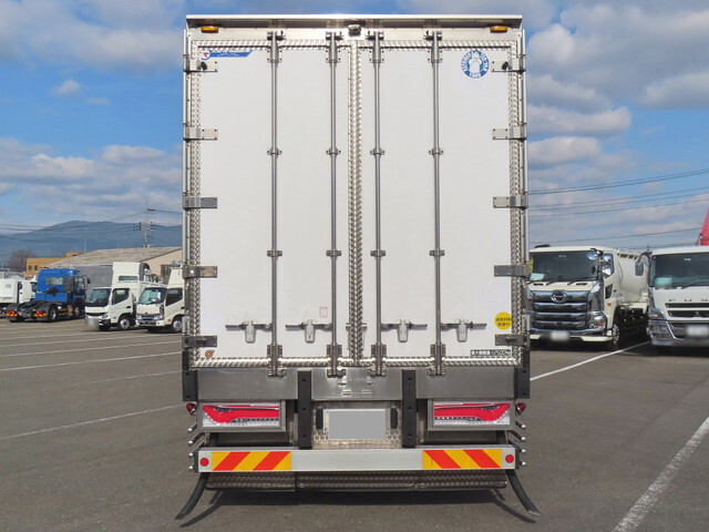 いすゞギガ冷蔵冷凍ウイング大型（10t）[写真06]