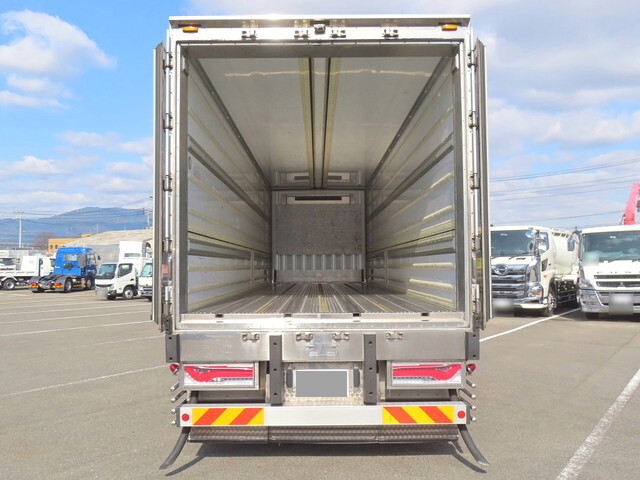 いすゞギガ冷蔵冷凍ウイング大型（10t）[写真07]