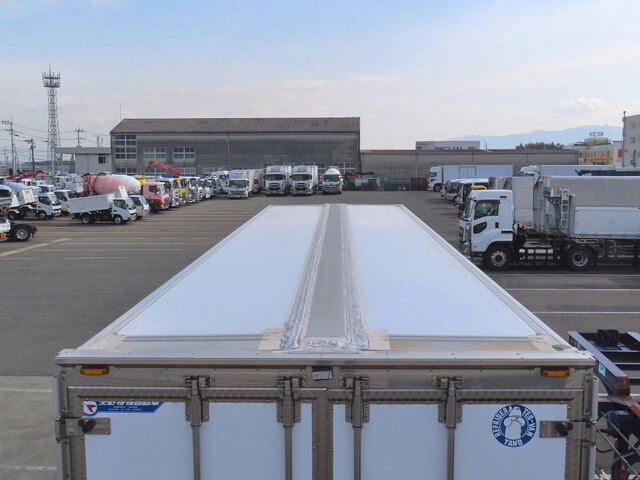 いすゞギガ冷蔵冷凍ウイング大型（10t）[写真08]
