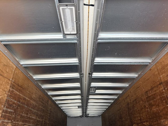 三菱ふそうスーパーグレートアルミウイング大型（10t）[写真10]