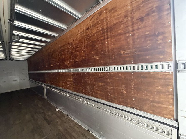 三菱ふそうスーパーグレートアルミウイング大型（10t）[写真11]