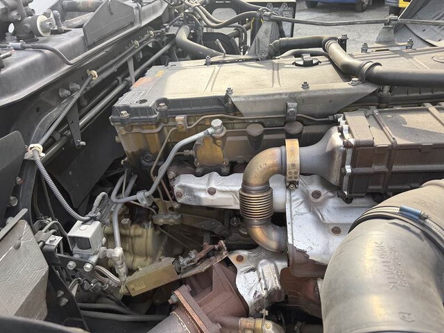 三菱ふそうスーパーグレートアルミウイング大型（10t）[写真18]