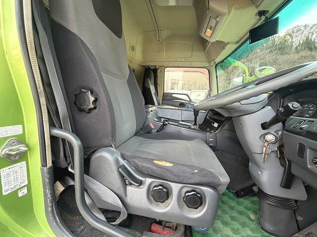 三菱ふそうスーパーグレートアルミウイング大型（10t）[写真29]