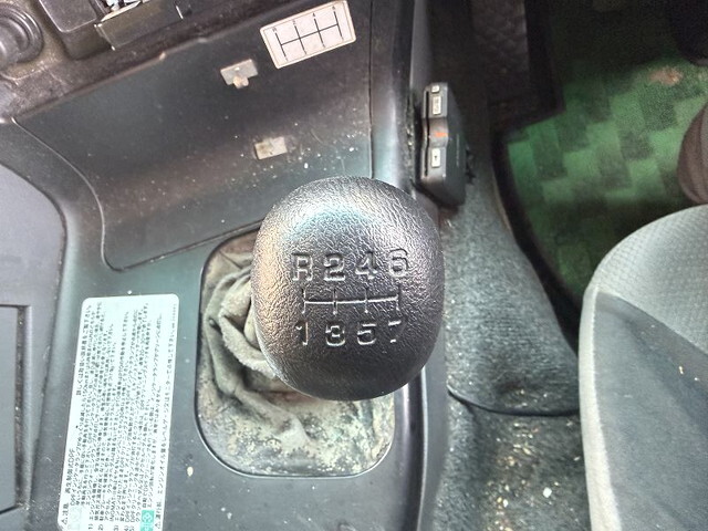 三菱ふそうスーパーグレートアルミウイング大型（10t）[写真34]