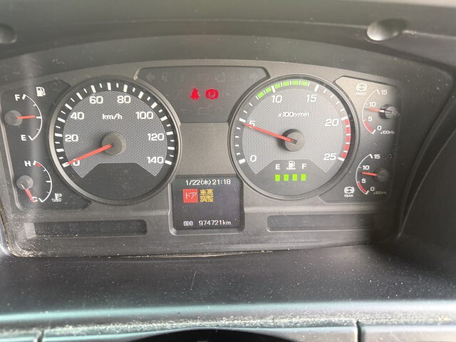 三菱ふそうスーパーグレートアルミウイング大型（10t）[写真35]