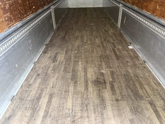 三菱ふそうスーパーグレートアルミウイング大型（10t）[写真09]