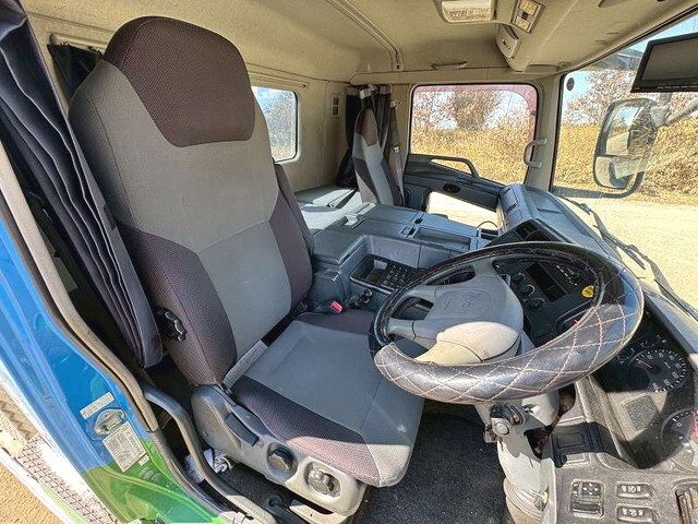 三菱ふそうスーパーグレートトレーラーヘッド（トラクターヘッド）大型（10t）[写真22]