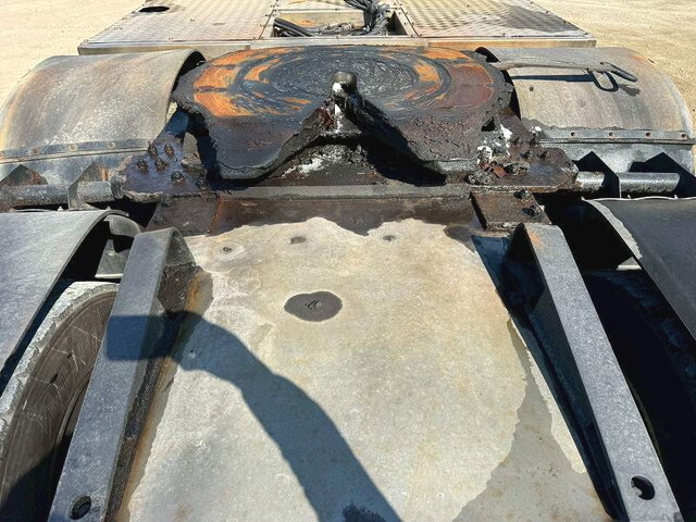 三菱ふそうスーパーグレートトレーラーヘッド（トラクターヘッド）大型（10t）[写真34]