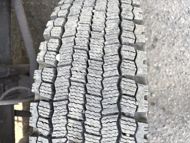 いすゞフォワード平ボディ中型（4t）[写真15]