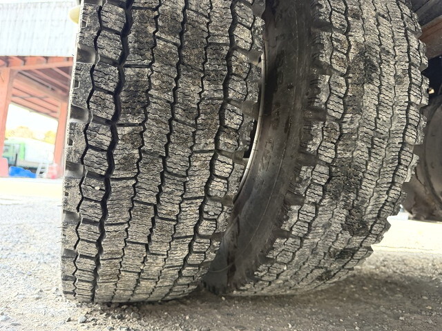 いすゞフォワード平ボディ中型（4t）[写真16]