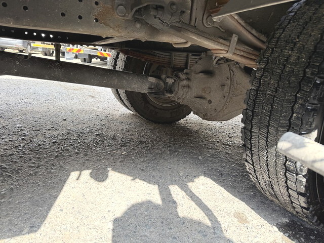 いすゞフォワード平ボディ中型（4t）[写真19]