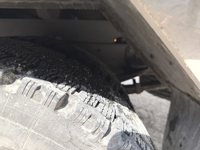 いすゞフォワード平ボディ中型（4t）[写真20]