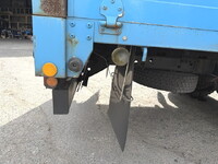 いすゞフォワード平ボディ中型（4t）[写真23]