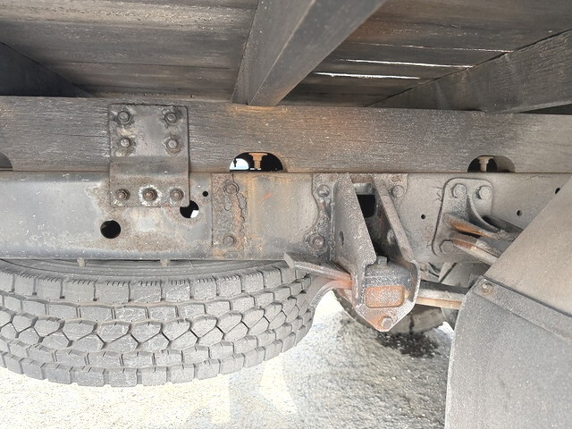 いすゞフォワード平ボディ中型（4t）[写真24]