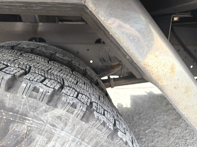 いすゞフォワード平ボディ中型（4t）[写真25]