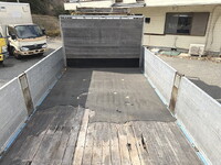 いすゞフォワード平ボディ中型（4t）[写真09]