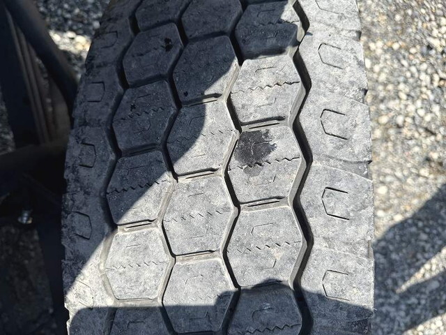 いすゞフォワード平ボディ増トン（6t・8t）[写真17]