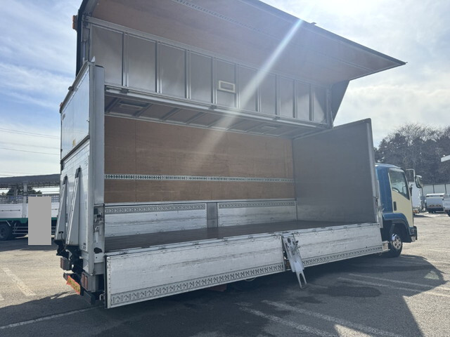 いすゞフォワードアルミウイング中型（4t）[写真10]