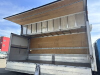 いすゞフォワードアルミウイング中型（4t）[写真12]