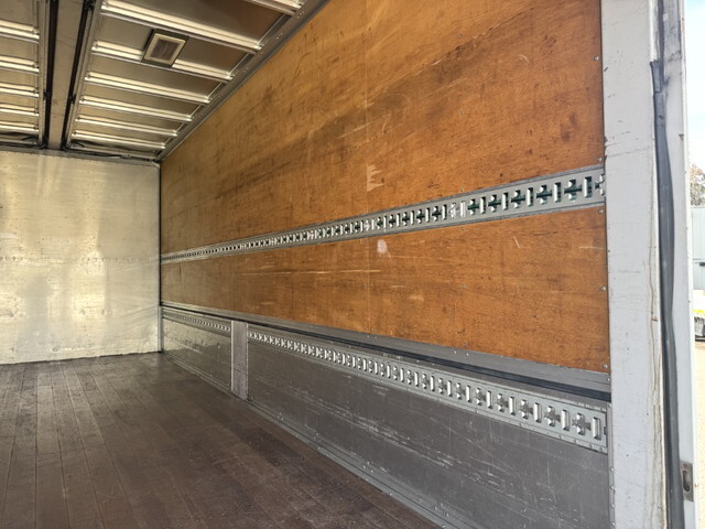 いすゞフォワードアルミウイング中型（4t）[写真15]