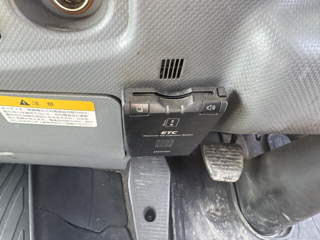 いすゞフォワードアルミウイング中型（4t）[写真23]