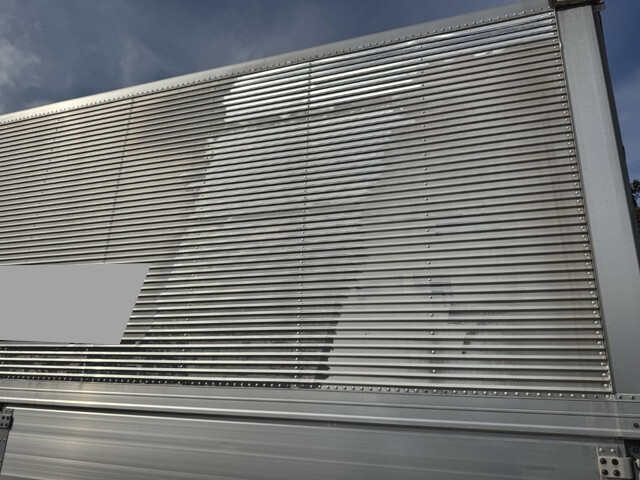 いすゞフォワードアルミウイング中型（4t）[写真39]