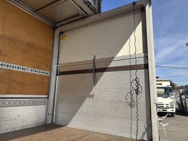 いすゞフォワードアルミウイング中型（4t）[写真09]