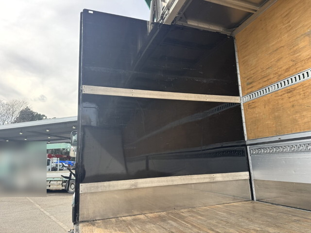 UDトラックスクオンアルミウイング大型（10t）[写真11]