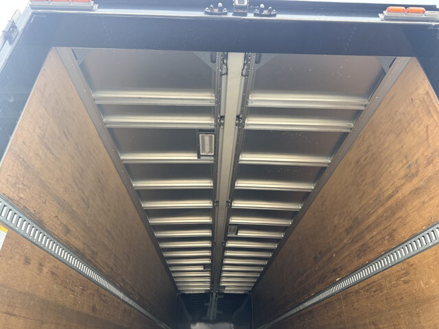 UDトラックスクオンアルミウイング大型（10t）[写真17]