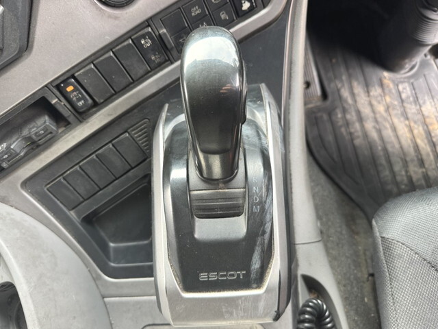 UDトラックスクオンアルミウイング大型（10t）[写真23]