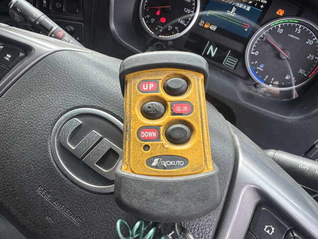 UDトラックスクオンアルミウイング大型（10t）[写真27]