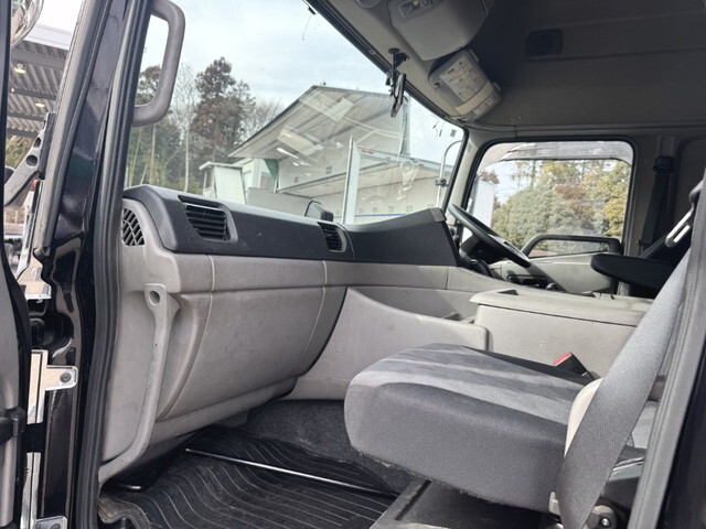 UDトラックスクオンアルミウイング大型（10t）[写真29]