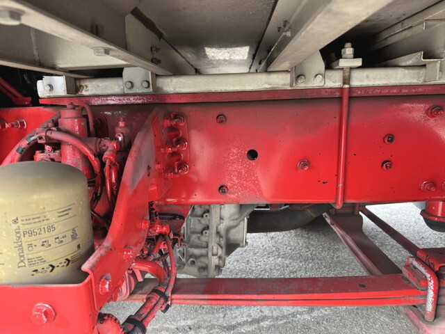 UDトラックスクオンアルミウイング大型（10t）[写真33]