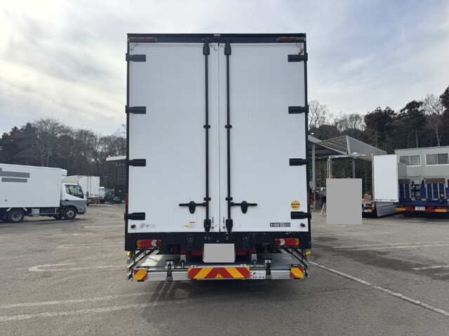 UDトラックスクオンアルミウイング大型（10t）[写真06]