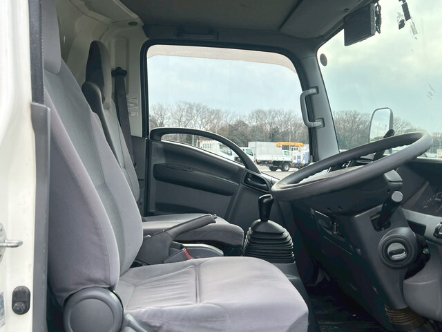 いすゞエルフアルミバン小型（2t・3t）[写真18]